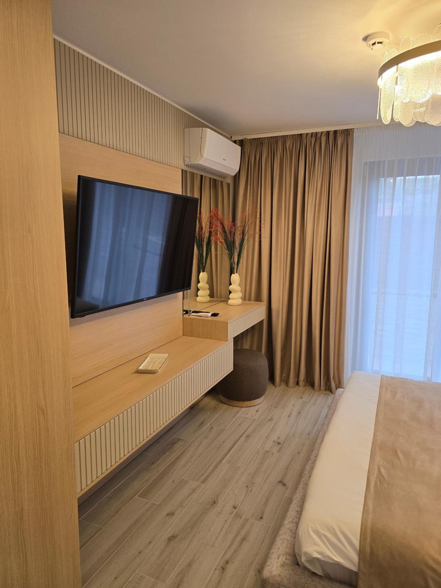 Monarc Boutique Aparthotel - Self Check-In Visan Exterior photo