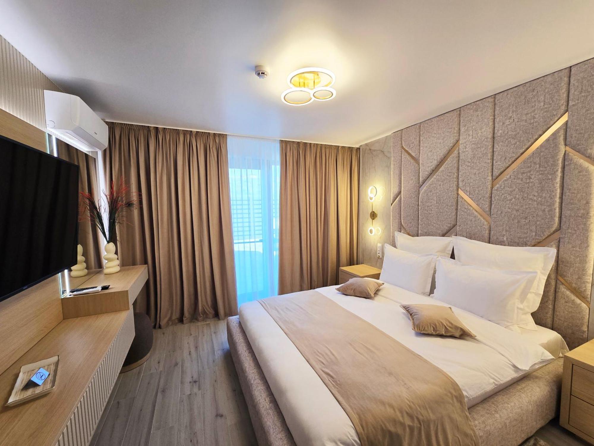 Monarc Boutique Aparthotel - Self Check-In Visan Exterior photo